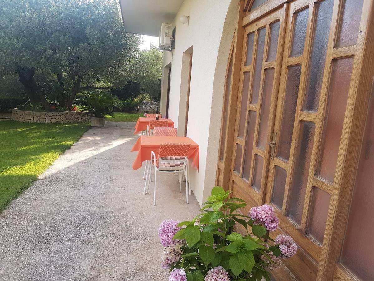 Ferienwohnung Apartman Vrisika Ll Makarska Exterior foto